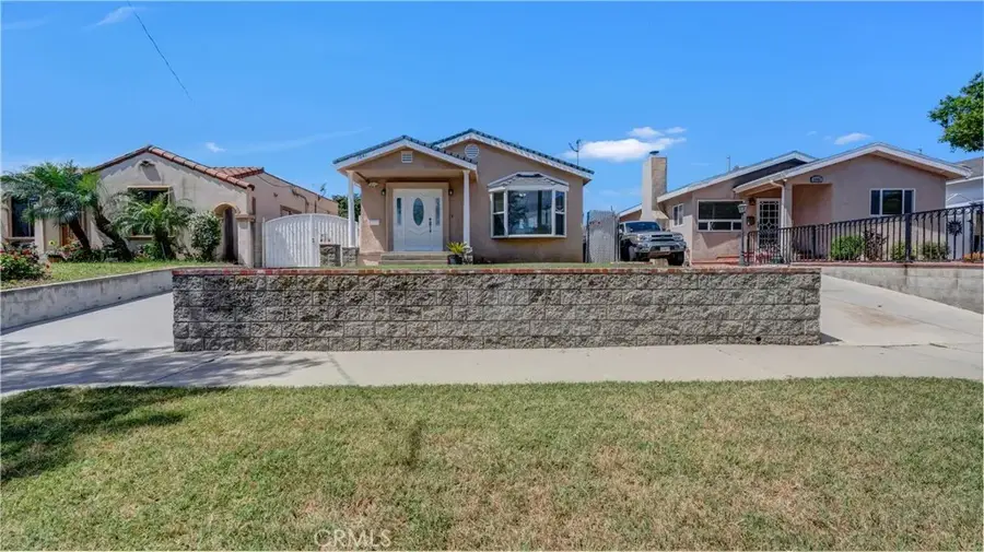 1041 King, Wilmington, CA 90744 - #3