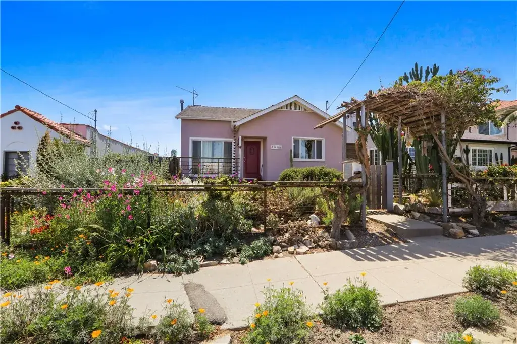 1055 W 17th, San Pedro, CA 90731 - #1