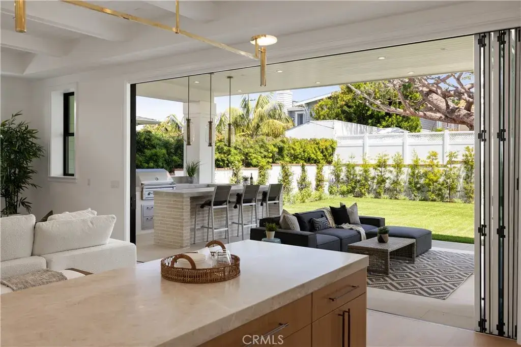 1013 10th Street, Manhattan Beach, CA 90266 - #1