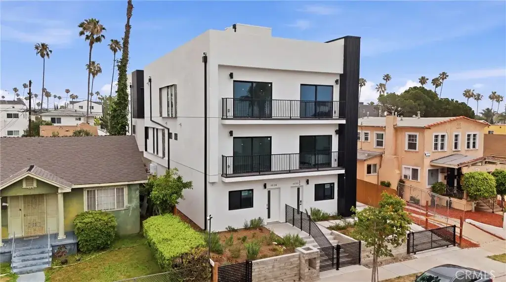 1430 S Cloverdale Avenue, Los Angeles, CA 90019 - #1