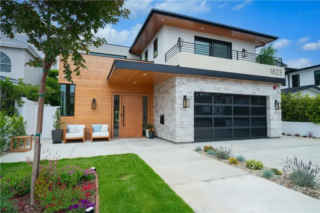 1823 8th Street, Manhattan Beach, CA 90266 - #1