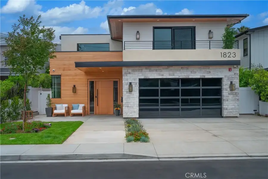 1823 8th Street, Manhattan Beach, CA 90266 - #2
