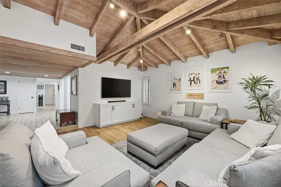 4801 Gloria Avenue, Encino, CA 91436 - #2