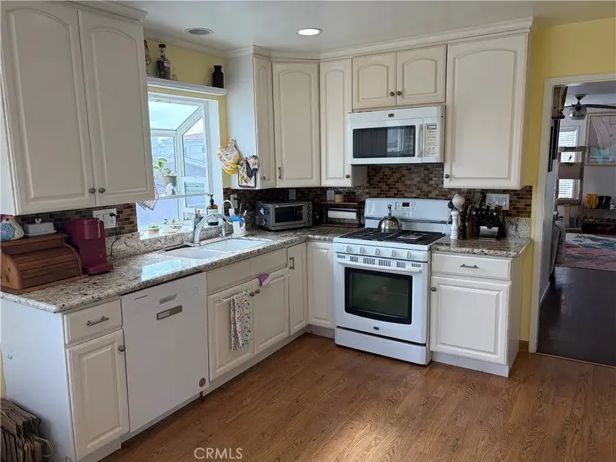 670 6th, Hermosa Beach, CA 90254 - #3