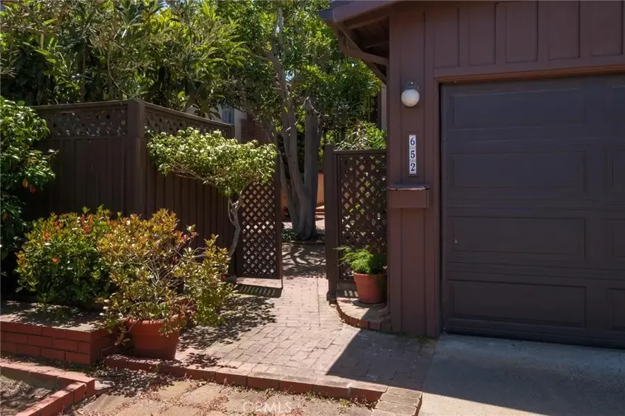 652 35th, Manhattan Beach, CA 90266 - #2
