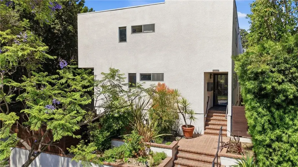 2147 N Beachwood #4, Los Angeles, CA 90068 - #1
