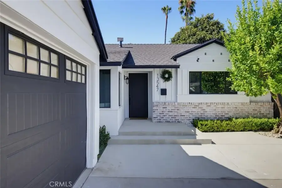 13547 Bessemer Street, Valley Glen, CA 91401 - #3