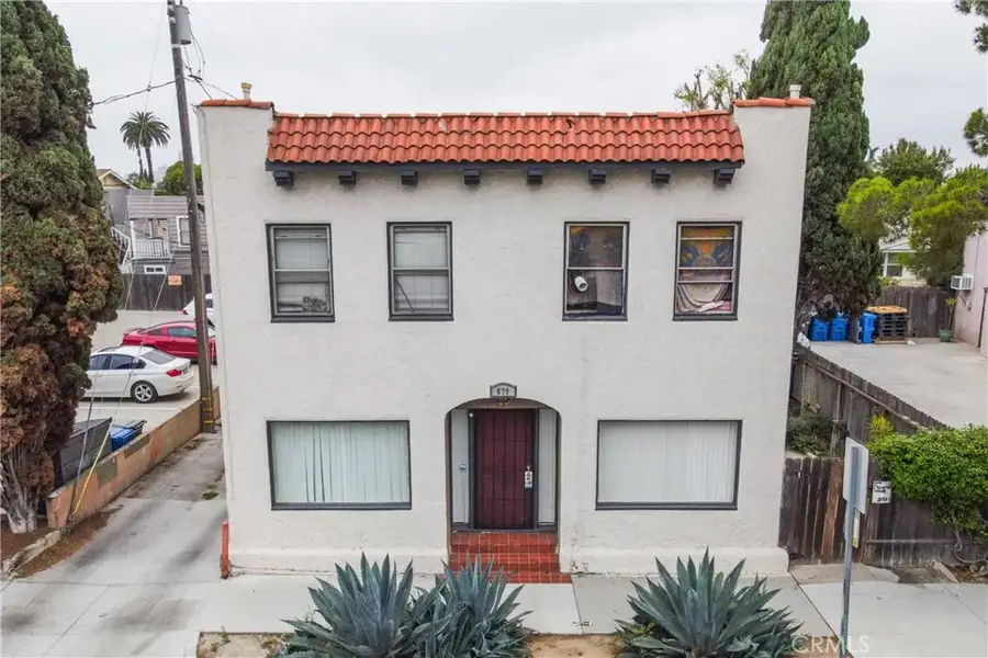 679 Obispo, Long Beach, CA 90814 - #3