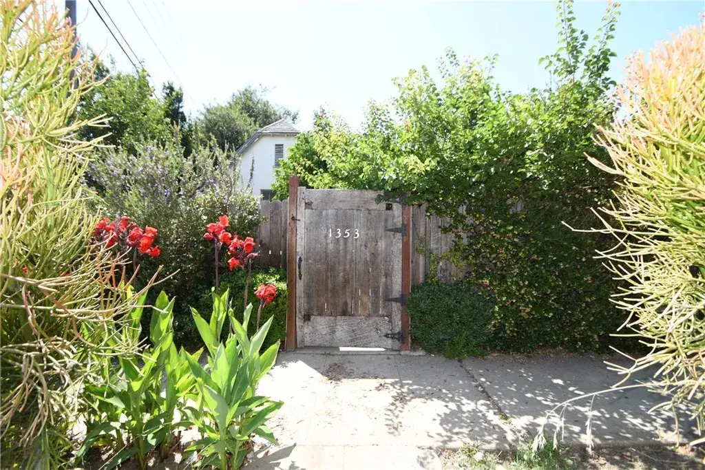 1353 S Redondo, Los Angeles, CA 90019 - #1