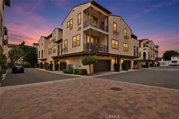 1895 Orizaba Avenue #104, Signal Hill, CA 90755