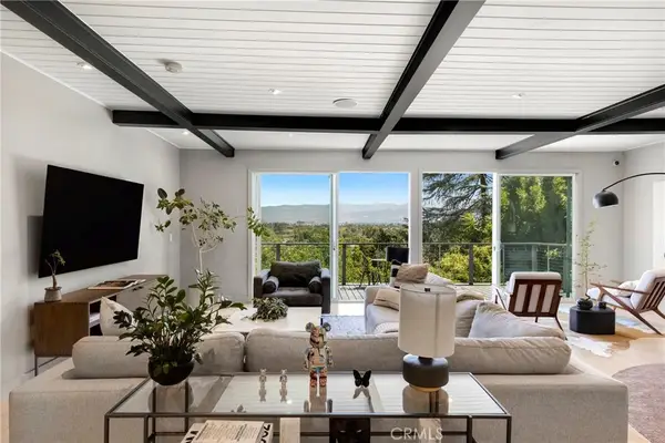 11661 Picturesque Dr, Studio City, CA 91604