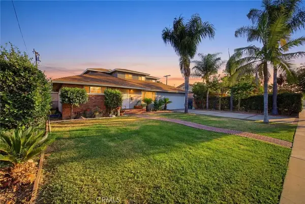 1306 E 14th Street, Santa Ana, CA 92701