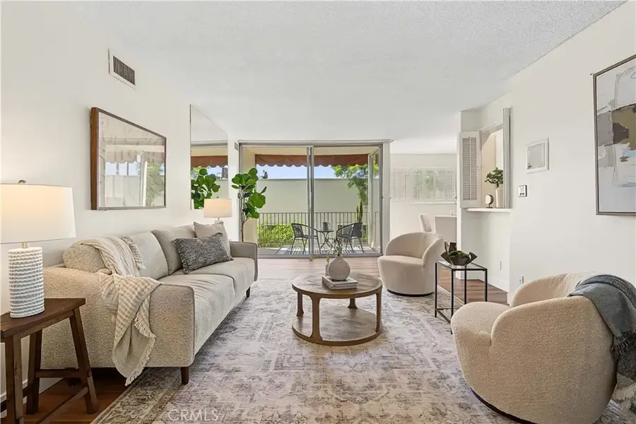 1539 Laurel Avenue #202, Los Angeles, CA 90046 - #2