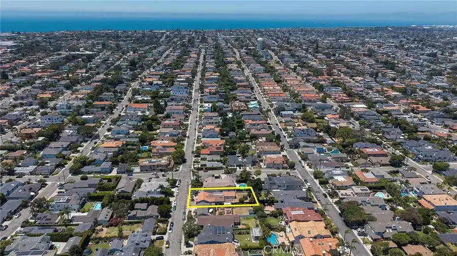 1813 5th Street, Manhattan Beach, CA 90266 - #3