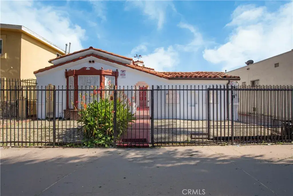 522 W 82nd St, Los Angeles, CA 90044 - #1