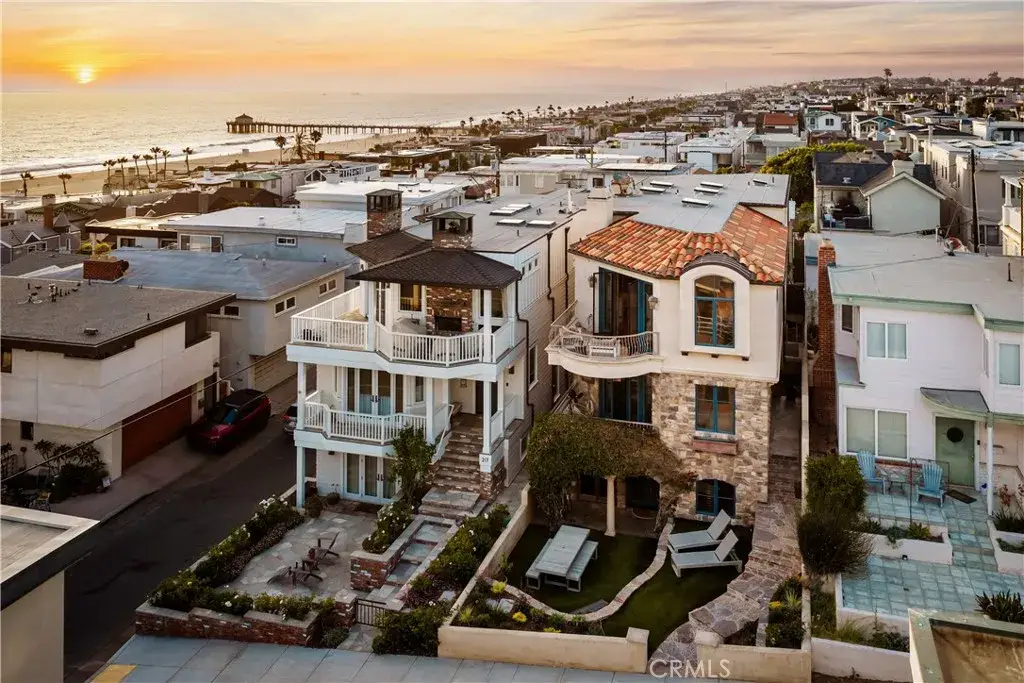 221 3rd, Manhattan Beach, CA 90266 - #1