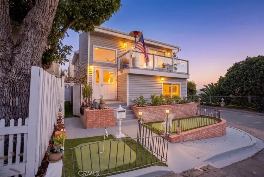 477 35th Street, Manhattan Beach, CA 90266 - #2
