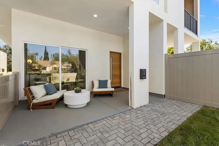 642 E Fairview Boulevard, Inglewood, CA 90302 - #3