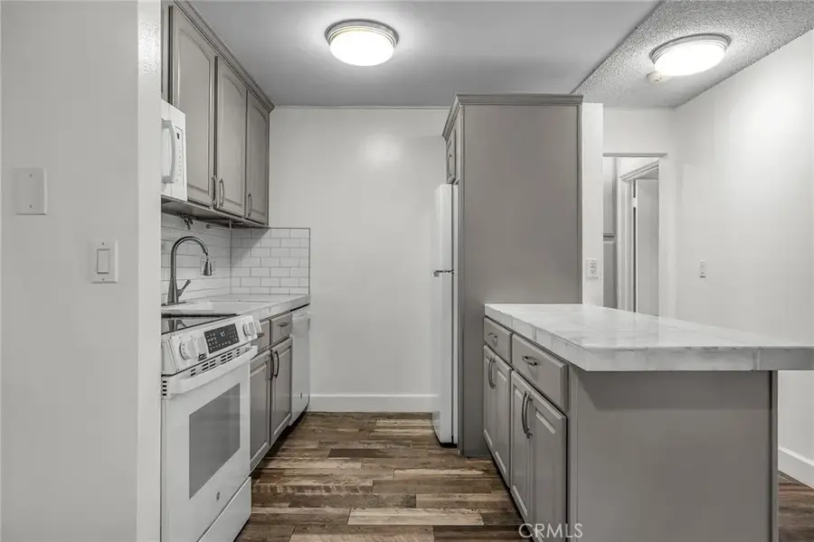 802 Camino Real #103, Redondo Beach, CA 90277 - #3