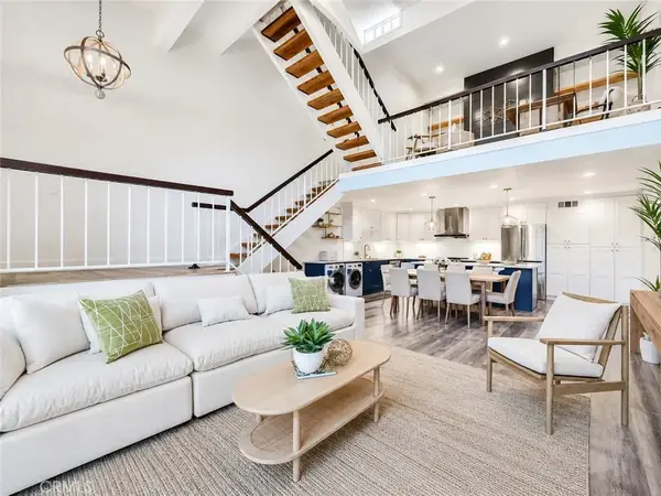 984 Granville, Los Angeles, CA 90049