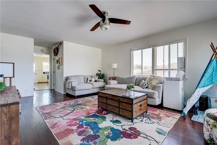 670 6th, Hermosa Beach, CA 90254 - #3