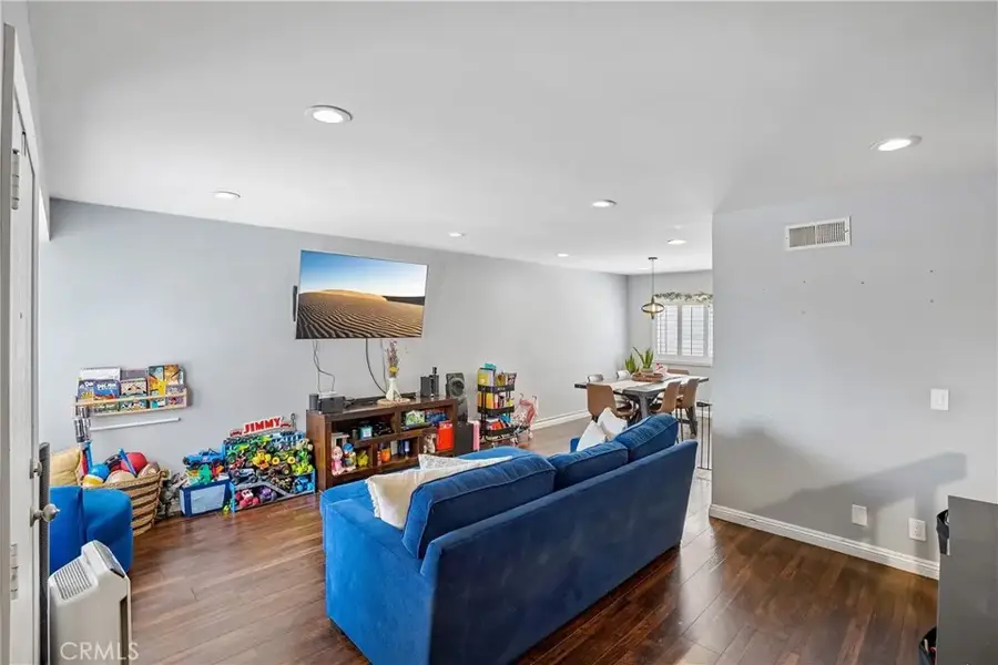 1599 W Jefferson Boulevard, Los Angeles, CA 90018 - #3