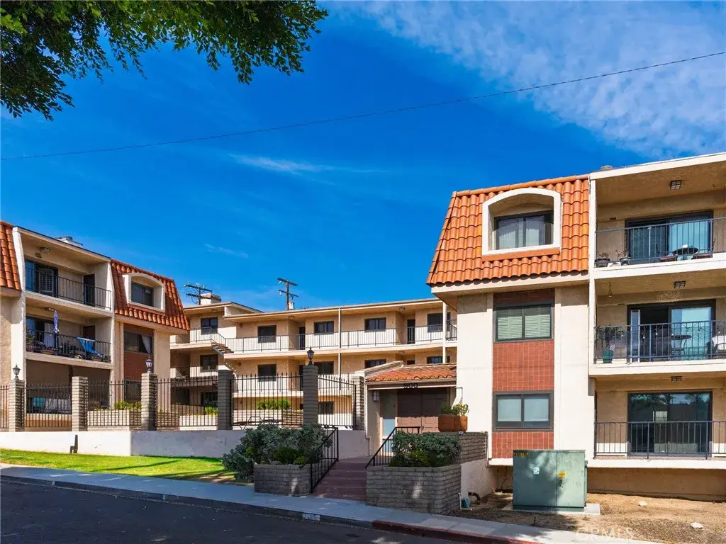 900 Cedar Street #111, El Segundo, CA 90245 - #1