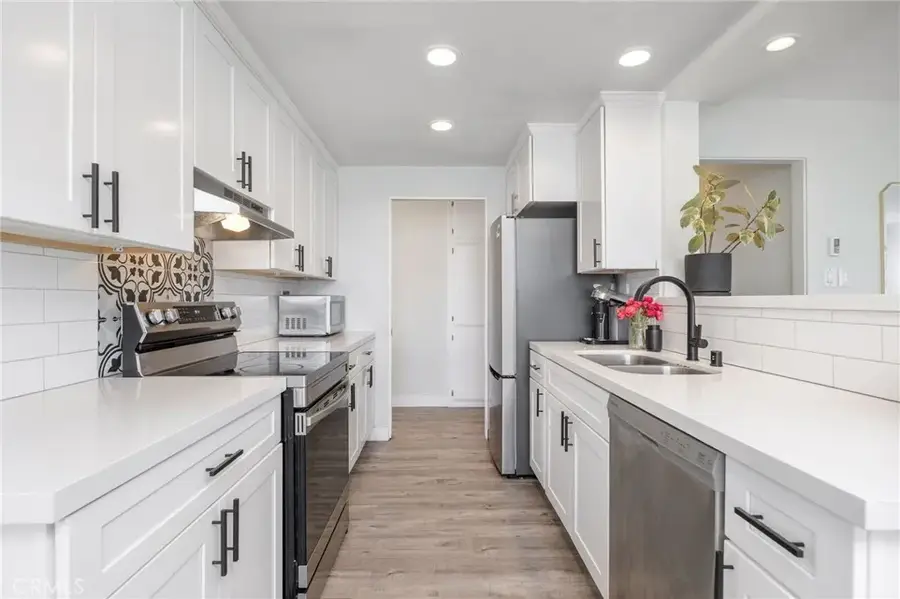 100 Loma Avenue #404, Long Beach, CA 90803 - #3