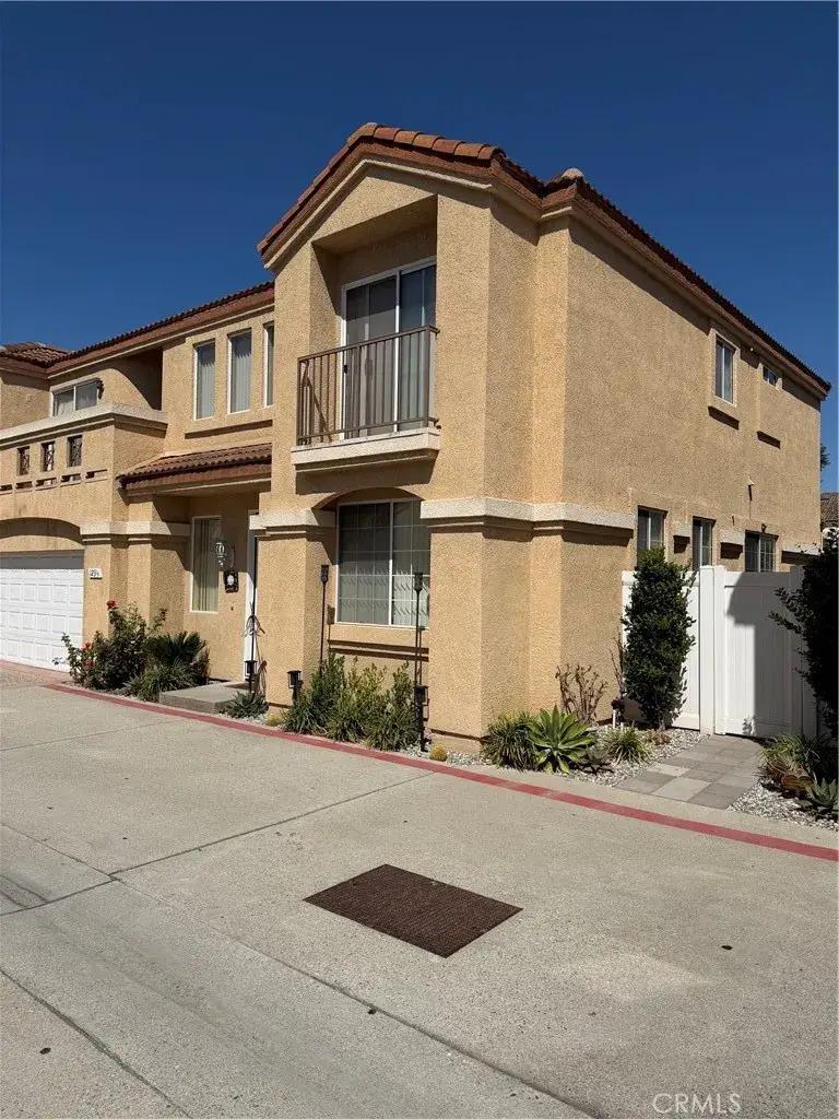 123 E 220th, Carson, CA 90745 - #1