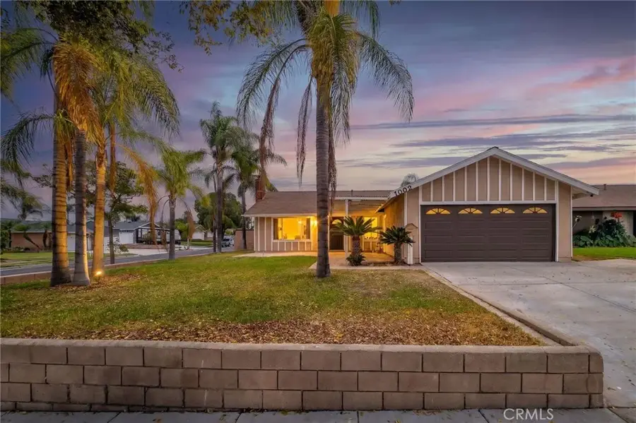 1002 Aspen St., Corona, CA 92879 - #3