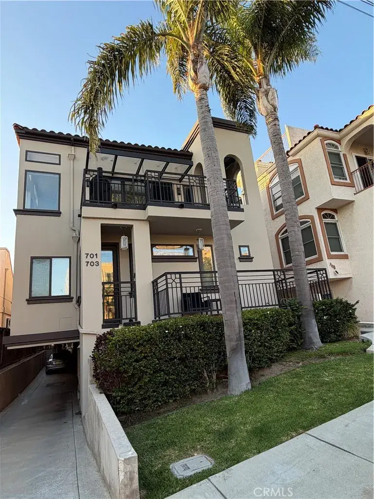 703 11th Street, Hermosa Beach, CA 90254 - #1