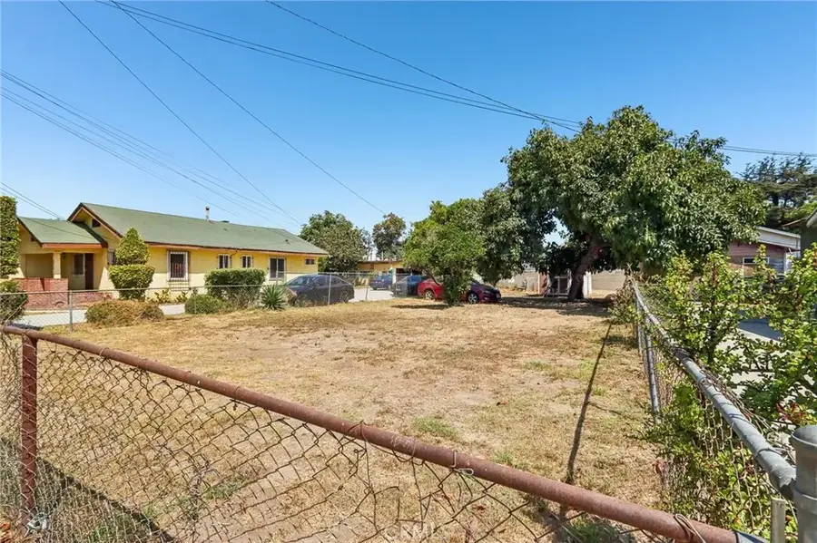 3803 W 107th Street, Inglewood, CA 90303 - #2