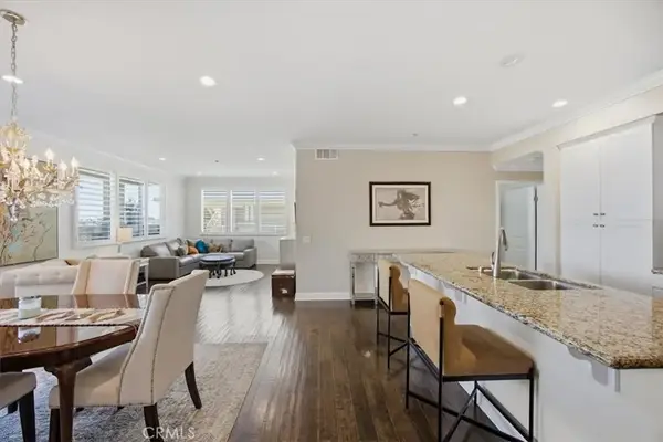 13028 Central Ave #402, Hawthorne, CA 90250