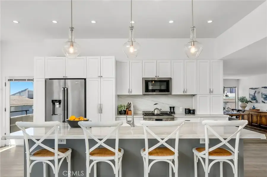 647 1st Place, Hermosa Beach, CA 90254 - #2