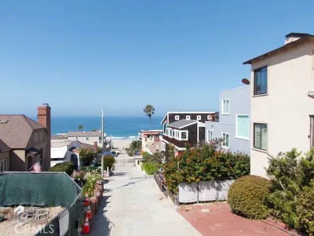 223 32nd St, Manhattan Beach, CA 90266 - #2