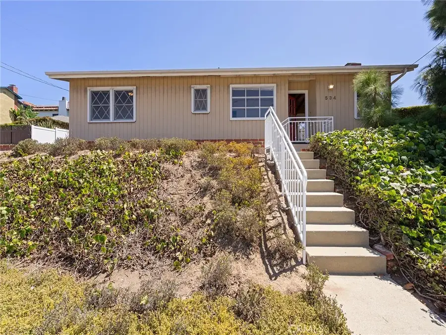 534 S Juanita Ave, Redondo Beach, CA 90277 - #2