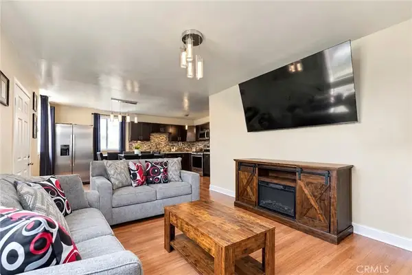 215 76th Place, Los Angeles, CA 90003