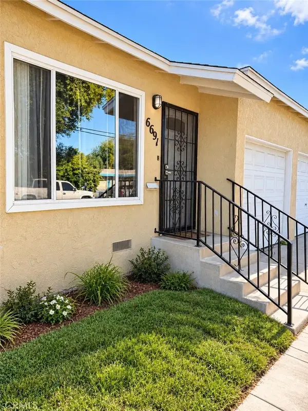 190 E 67th Street, Long Beach, CA 90805