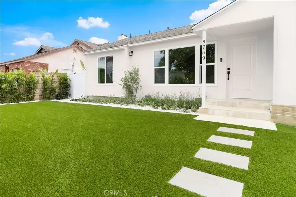 8759 Snowden Ave., Arleta, CA 91331 - #1