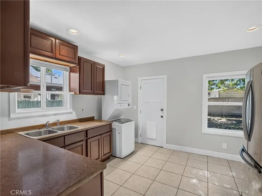 12 E 53rd, Long Beach, CA 90805 - #3