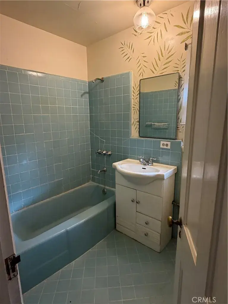 1110 S Los Robles, Pasadena, CA 91106 - #2