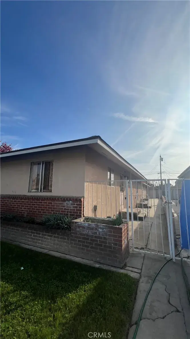 3462 E Clinton, Fresno, CA 93703 - Image #2