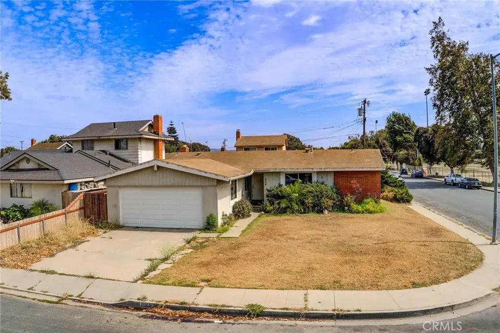606 W Albert Street, Santa Maria, CA 93458 - #1