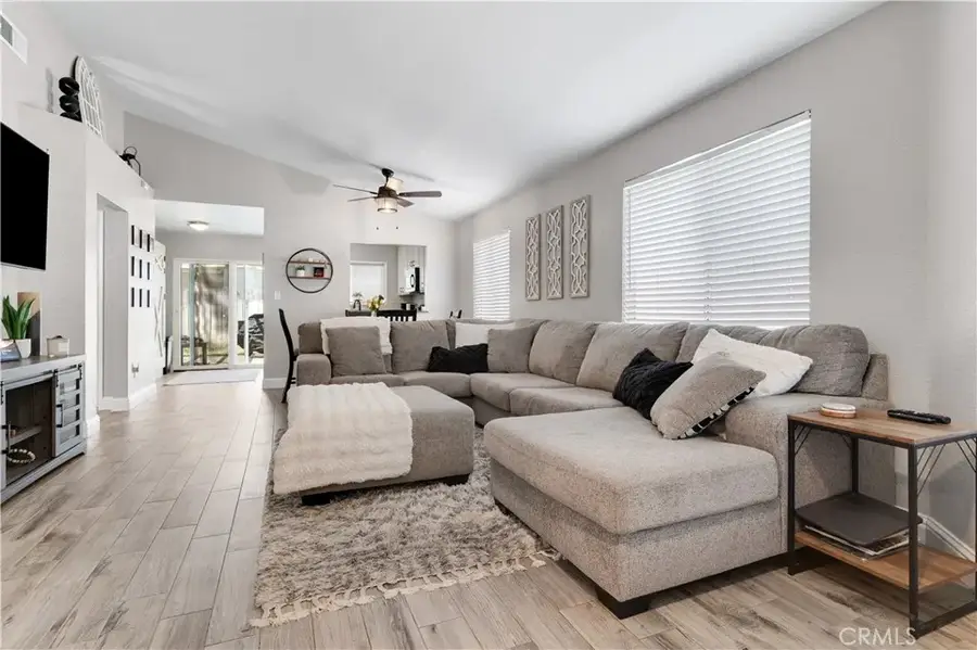 3927 Park View, Bakersfield, CA 93311 - #2