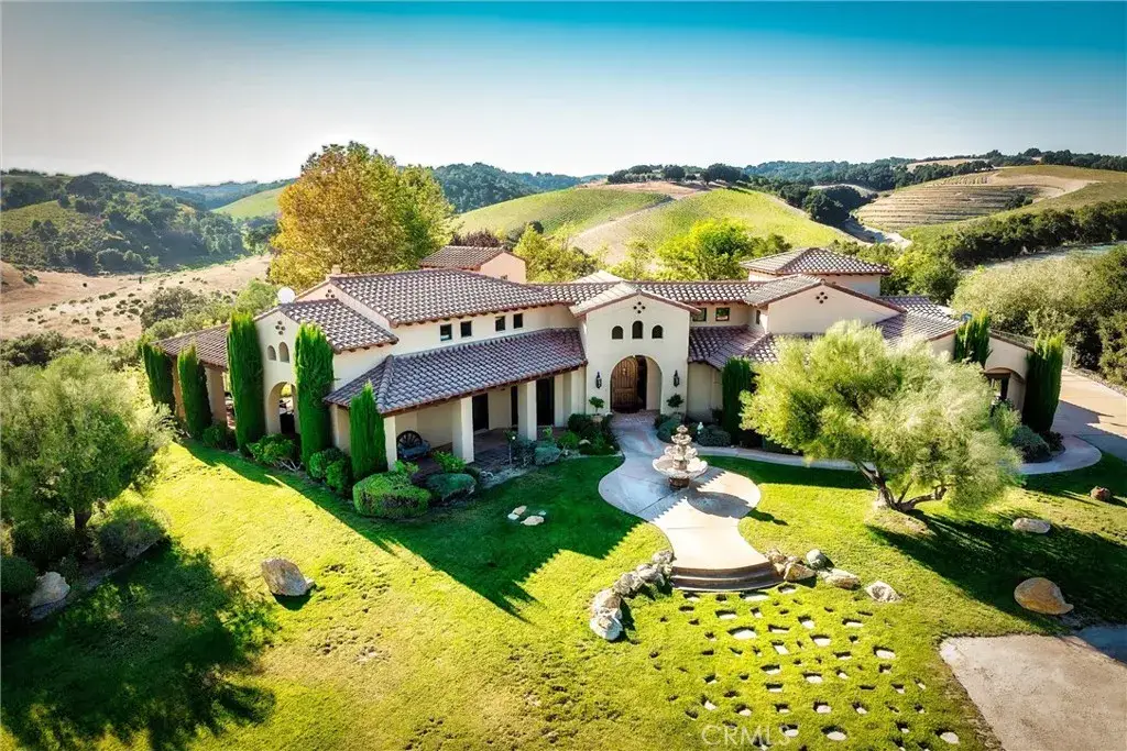 3130 Oakdale Rd., Paso Robles, CA 93446 - #1