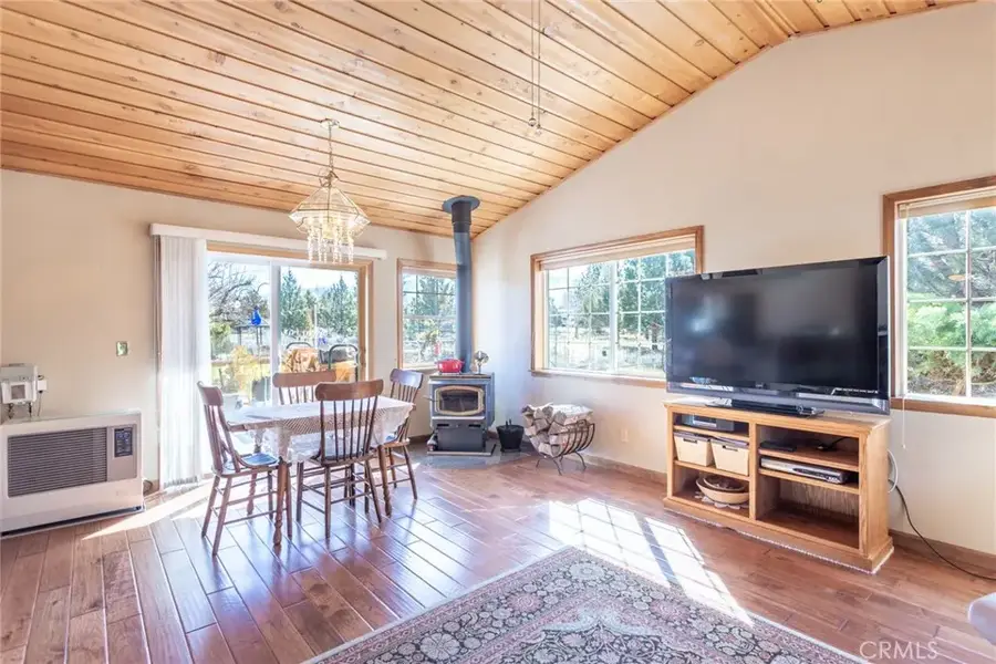 16834 Lake Shore Drive, Weed, CA 96094 - Image #3