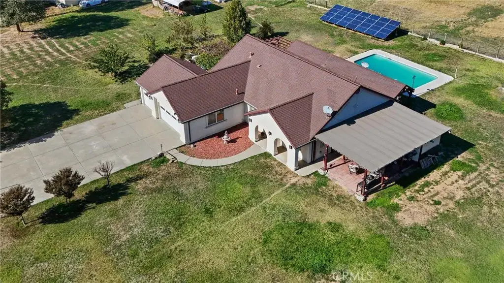 23004 Smith, Gerber, CA 96035 - Image #1