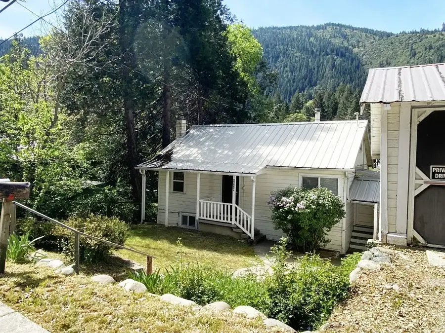 4841 Siskiyou Ave, Dunsmuir, CA 96025 - #2