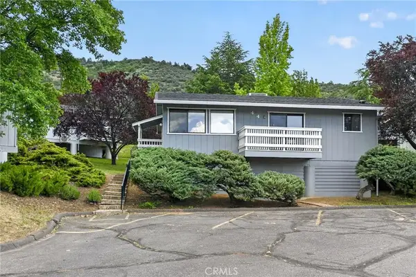 801 Sierra Vista Way Apt 44, Yreka, CA 96097