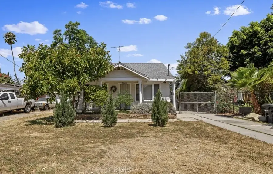 15945 Hart Street, Lake Balboa, CA 91406 - Image #2